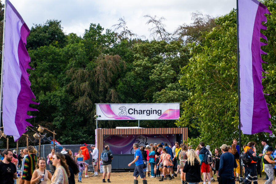 Electric Picnic Fans stay charged up with three!📱🎶
